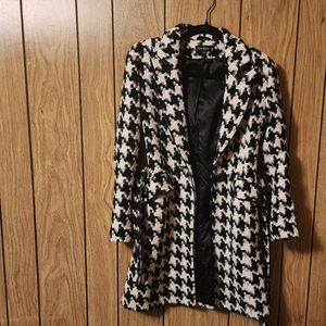 Bebe Vintage B&W Houndstooth Print Wool Coat, Size XS